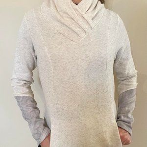 Decathlon / Quechua Gray and White Pullover